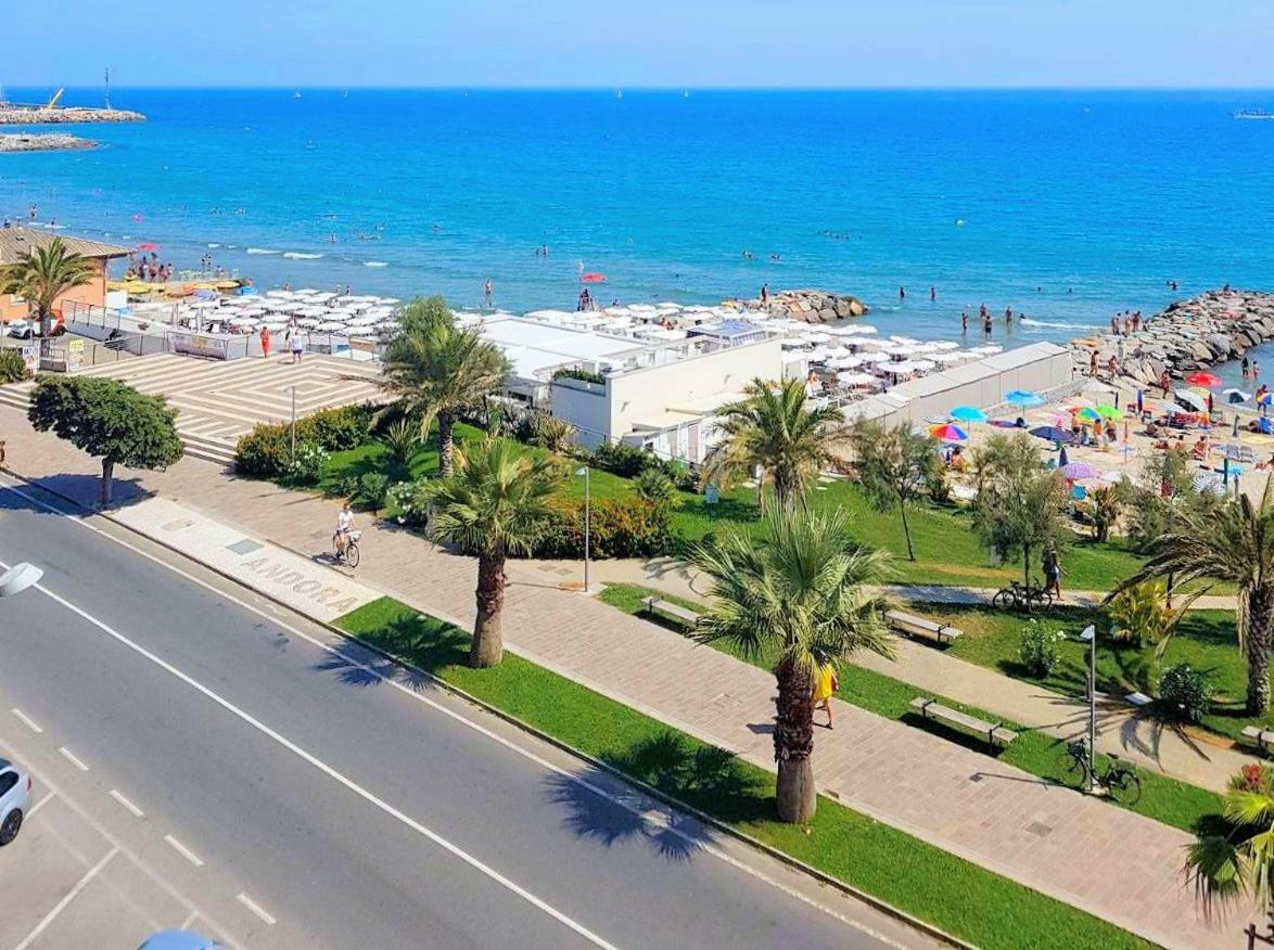 Appartamento Frontemare Andora Экстерьер фото